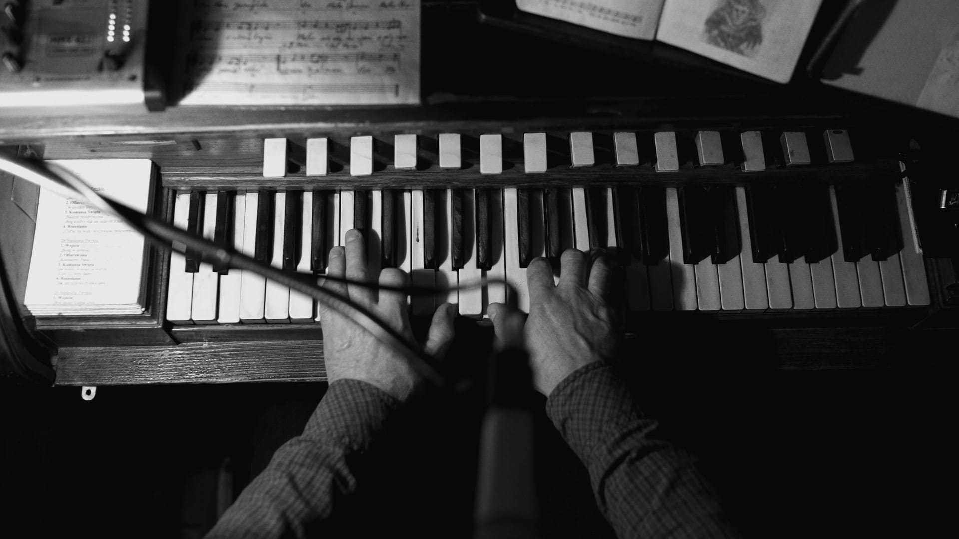 N&P - czarno-biały klip ze ślubu - teledysk w odcieniach szarosci zawada film 0008