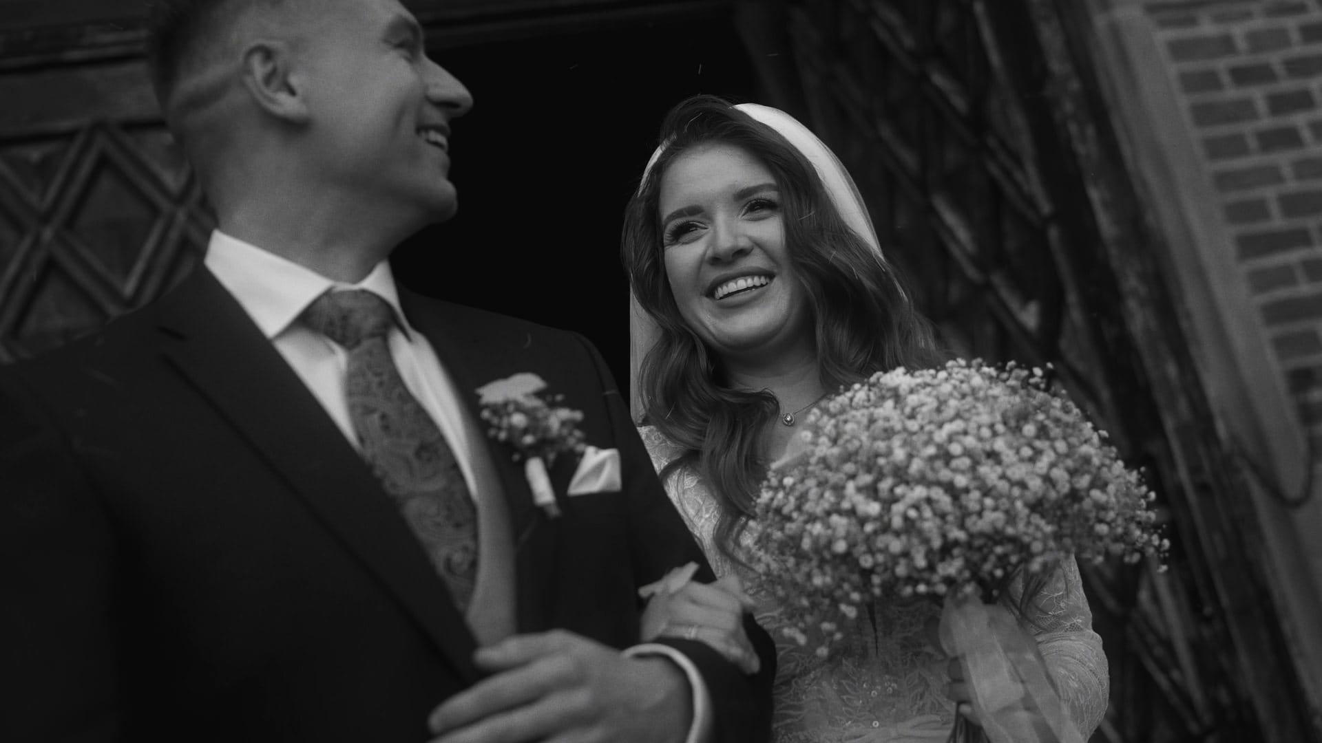 N&P - czarno-biały klip ze ślubu - teledysk w odcieniach szarosci zawada film 0010